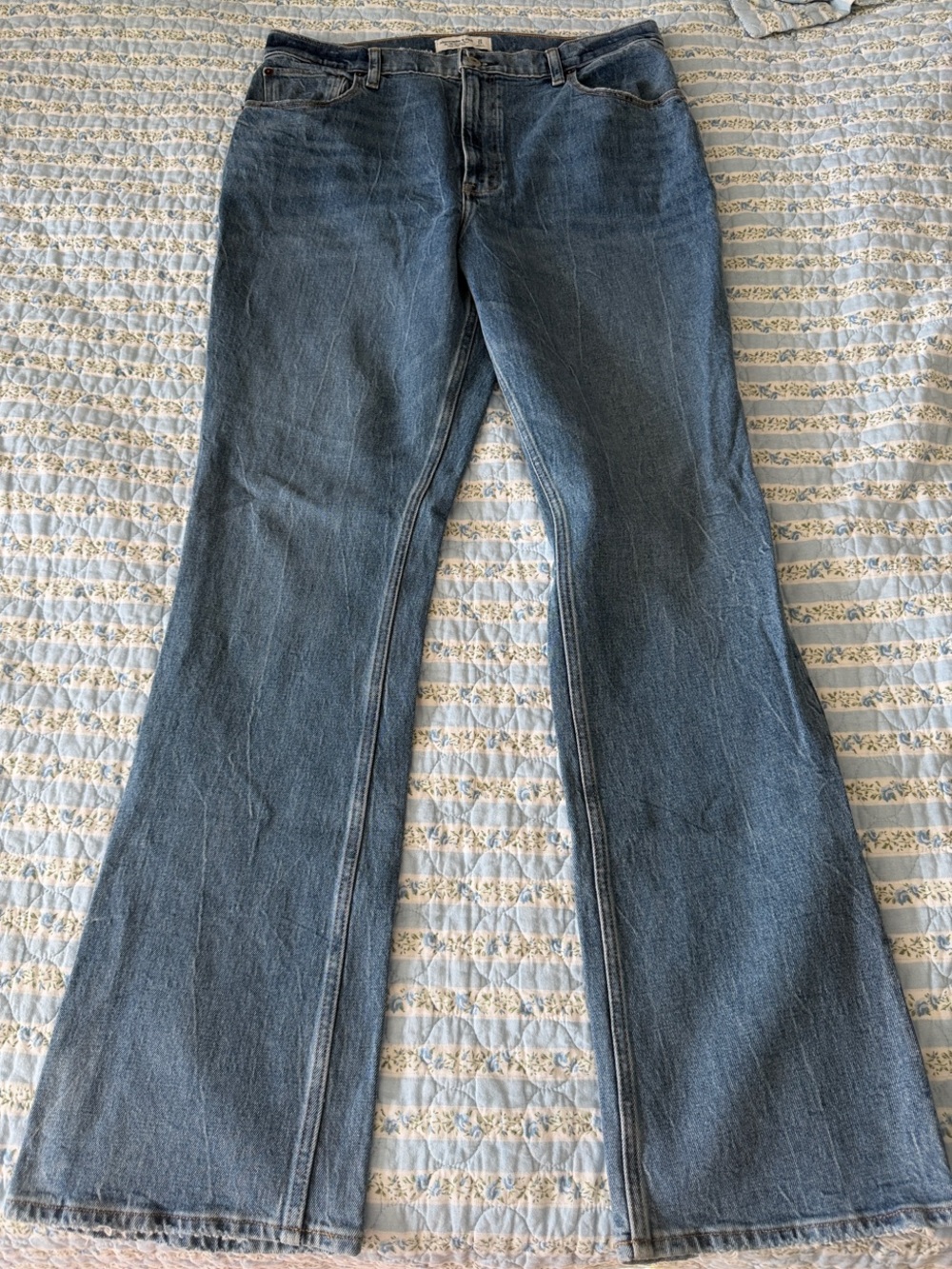 Abercrombie & Fitch The 70’s Vintage Flare Jeans 32L
